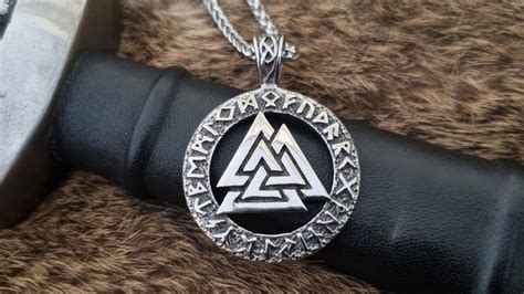 Valknut: El Significado del Símbolo Vikingo